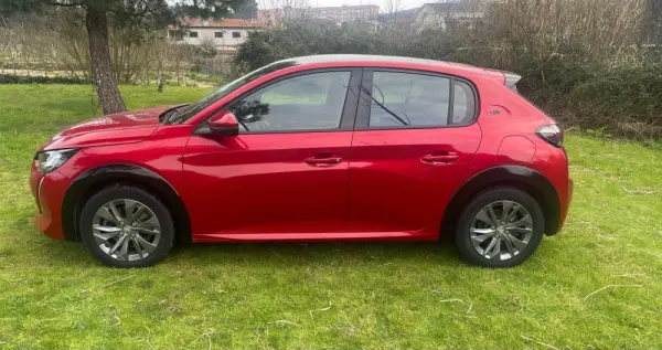 Peugeot e-208 Allure 44