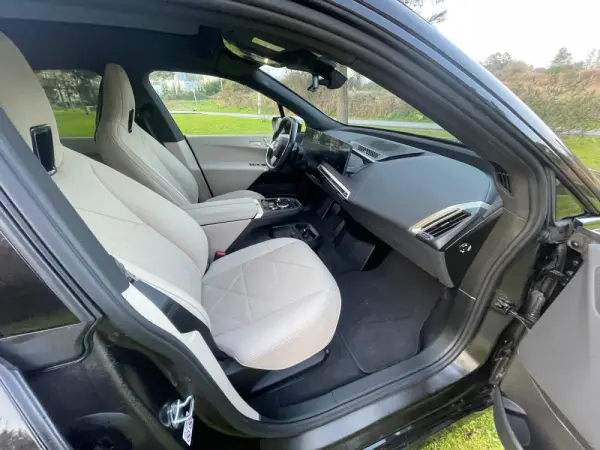 BMW iX xDrive 40 13