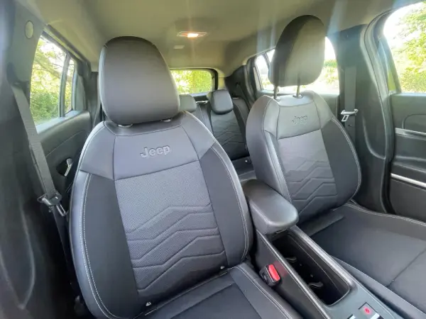 Jeep Avenger 32
