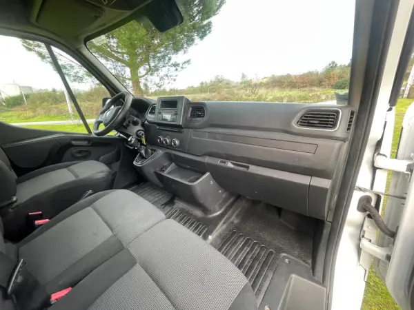 Renault Master 2.3 dCi L1H2 3.3T 18