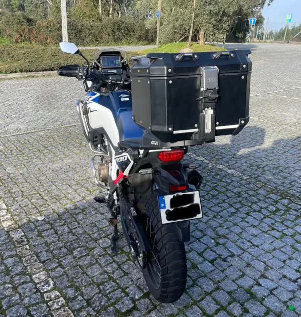 Honda Africa Twin Tricolor 15