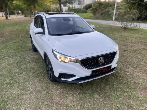 MG ZS Luxury 34