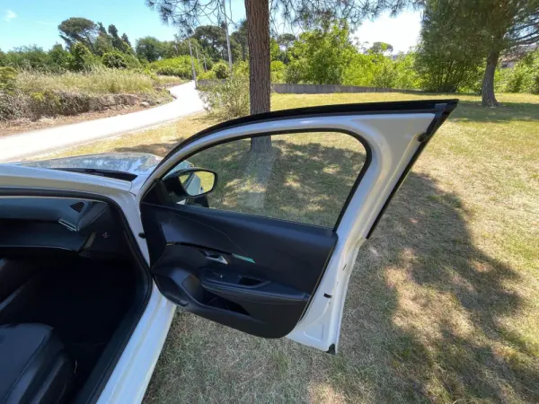 Peugeot e-208 50 kWh Allure 26