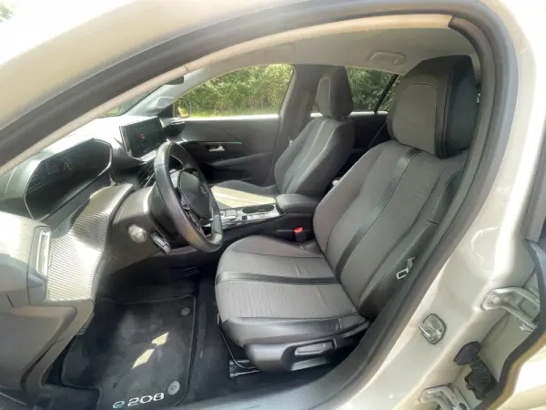 Peugeot e-208 50 kWh Allure Pack 6