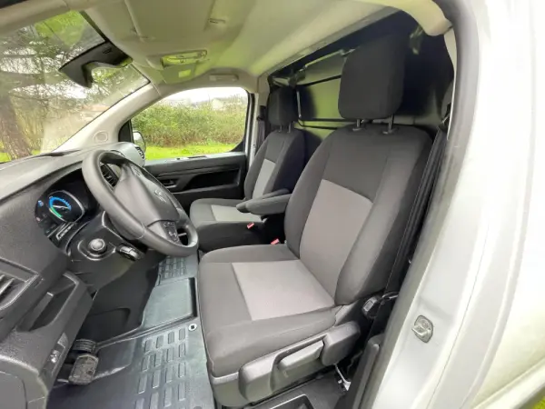 Citroën e-Jumpy Longa (75-kWh) 15