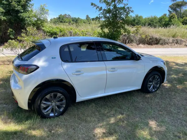 Peugeot e-208 50 kWh Allure 2