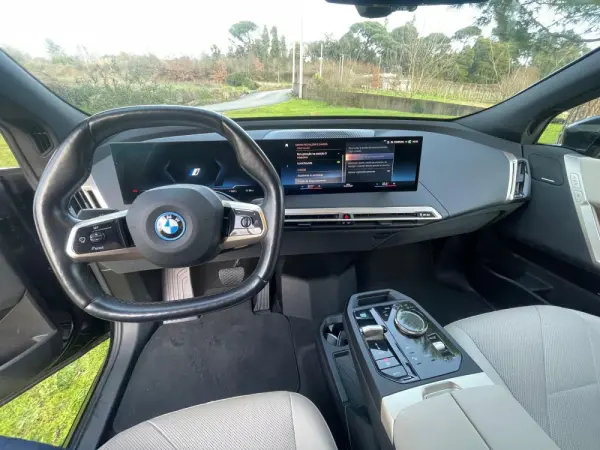 BMW iX xDrive 40 20