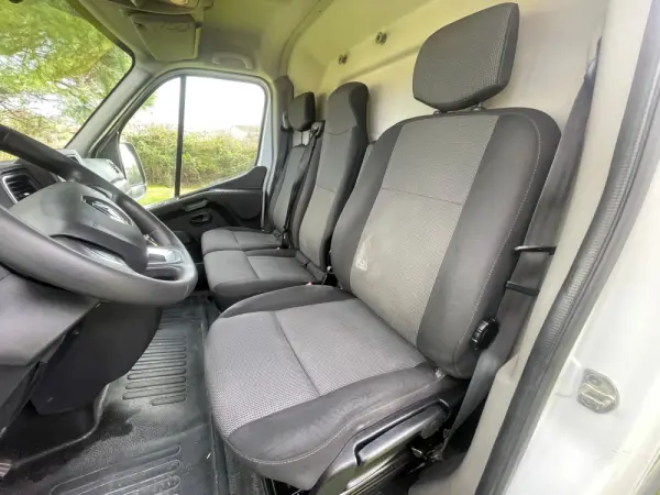 Renault Master 2.3 dCi L1H2 3.3T 20