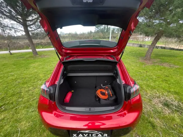 Peugeot e-208 Allure 29