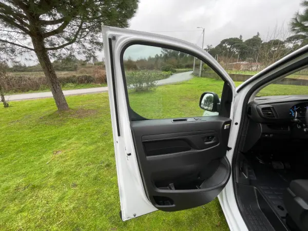 Citroën e-Jumpy Longa (75-kWh) 13