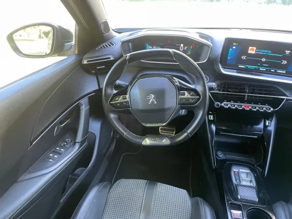 Peugeot e-2008 50 kWh GT 27