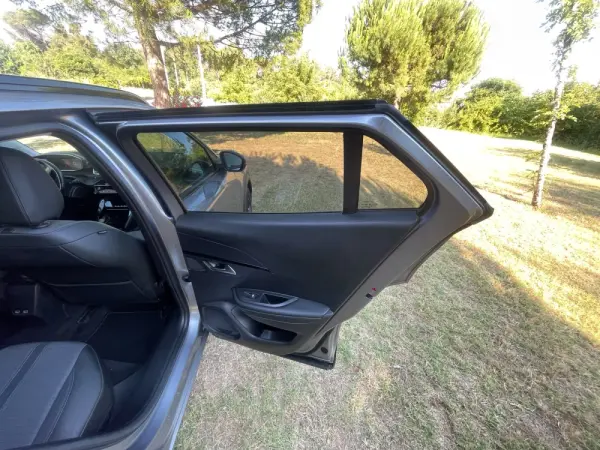 Peugeot e-2008 Allure 23