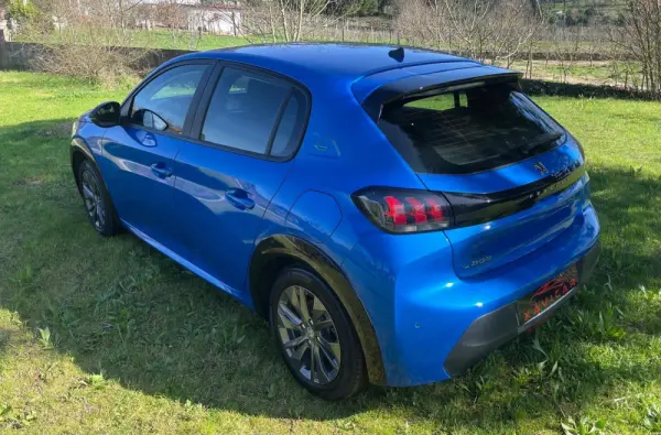 Peugeot e-208 50 kWh Active Pack 4