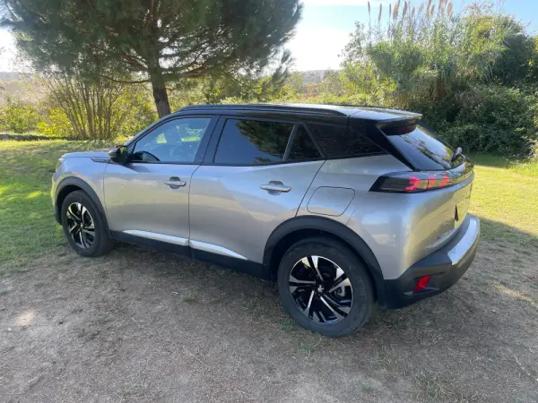 Peugeot e-2008 50 kWh GT 2