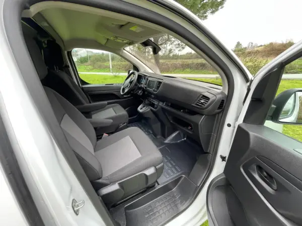 Citroën e-Jumpy Longa (75-kWh) 16