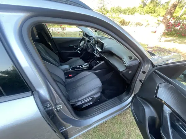 Peugeot e-2008 Allure 13