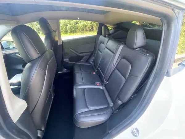 Tesla Model Y Long Range Dual Motor AWD 8