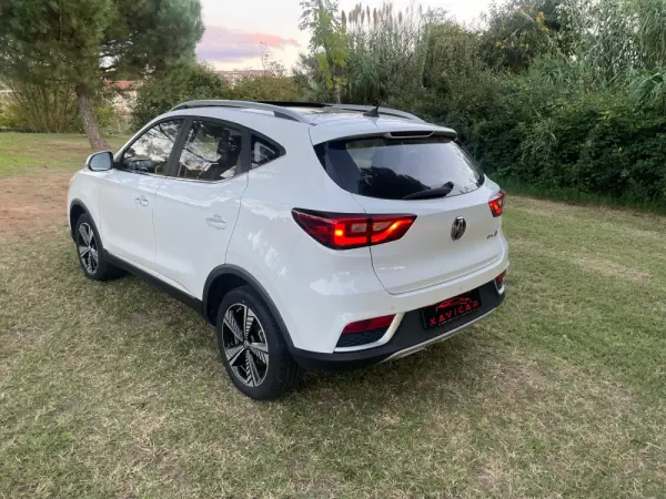 MG ZS Luxury 23