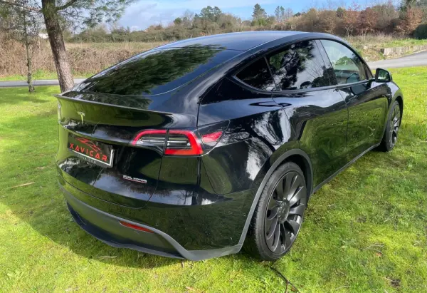 Tesla Model Y Performance Tração Integral 17