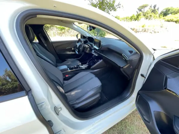 Peugeot e-208 50 kWh Allure 27