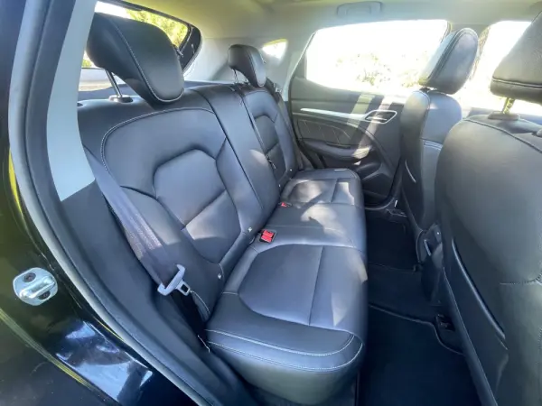 MG ZS Luxury 32