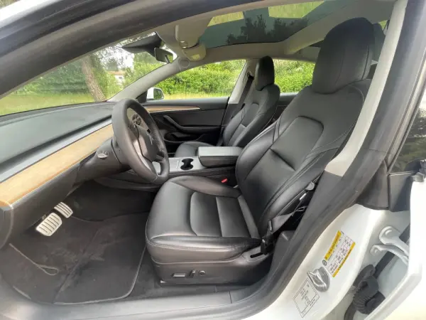 Tesla Model 3 Performance Dual Motor AWD 26