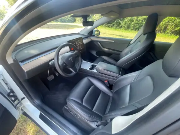 Tesla Model Y Long Range Dual Motor AWD 4