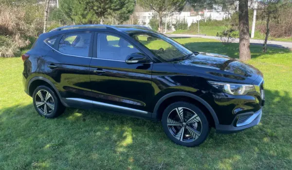 MG ZS Luxury 37