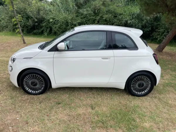 Fiat 500e 3 + 1 Icon 2