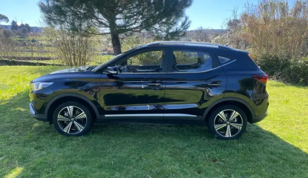 MG ZS Luxury 5
