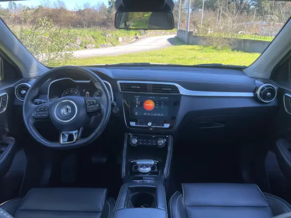 MG ZS Luxury 21