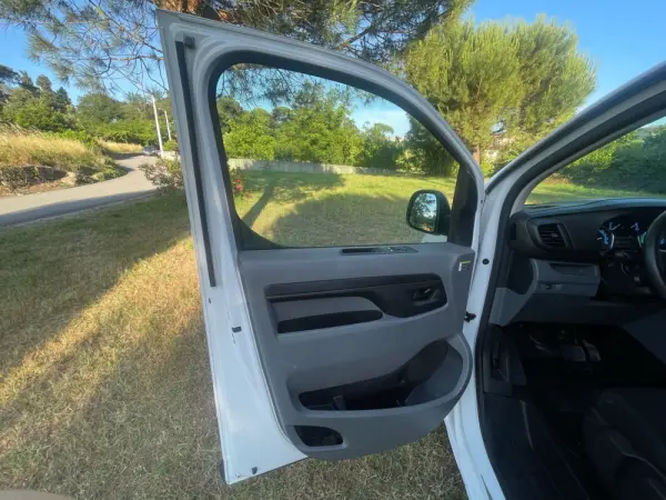 Fiat e-Scudo L3 (75-kWh) 13
