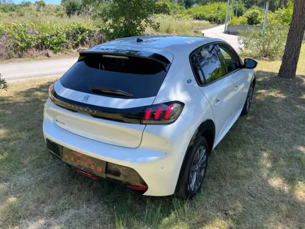 Peugeot e-208 50 kWh Allure 6