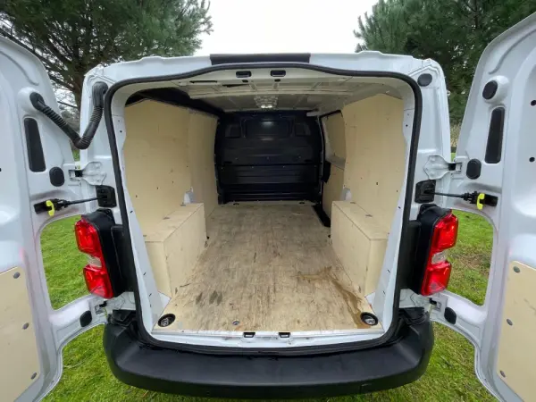 Citroën e-Jumpy Longa (75-kWh) 21