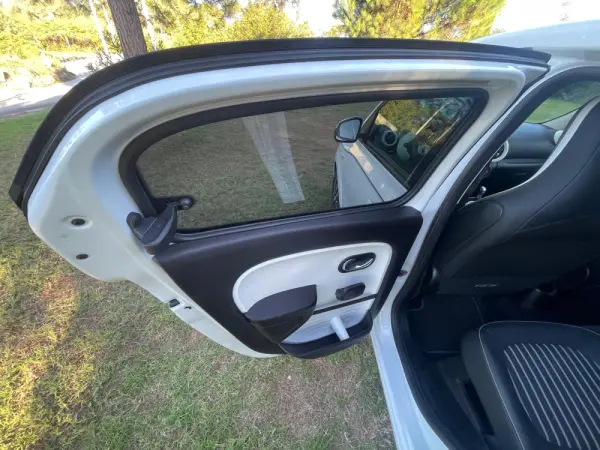 Renault Twingo E-Tech 27.5 kWh Techno Autonomia Urbana 18