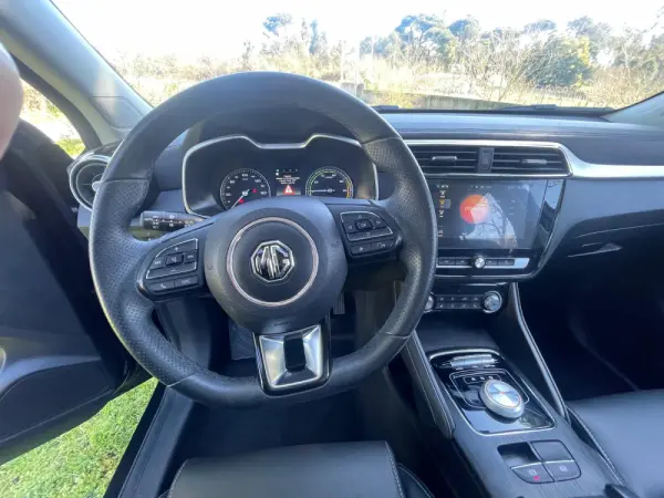 MG ZS Luxury 26