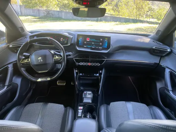 Peugeot e-2008 50 kWh GT 6