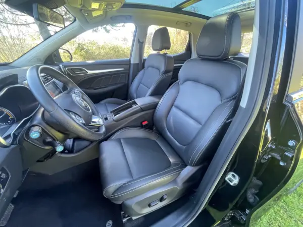MG ZS Luxury 25