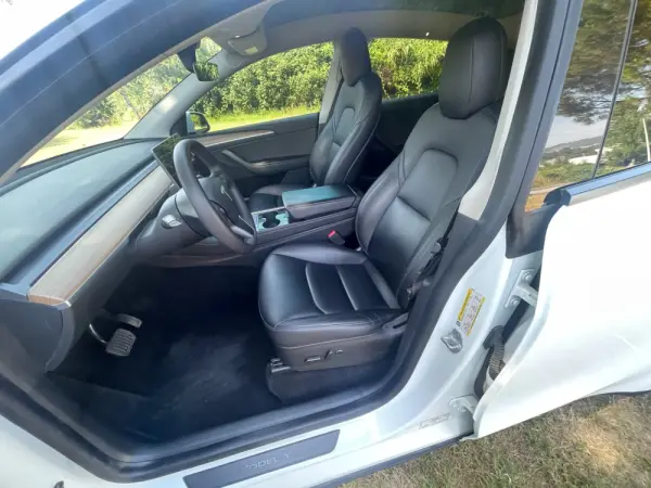 Tesla Model Y Long Range Dual Motor AWD 2