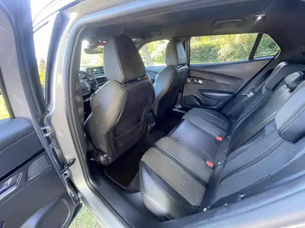 Peugeot e-2008 50 kWh GT 20