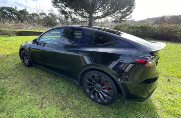 Tesla Model Y Performance Tração Integral 3