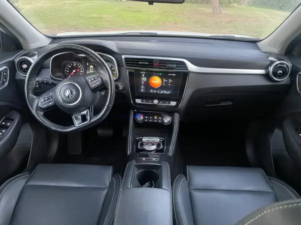 MG ZS Luxury 37
