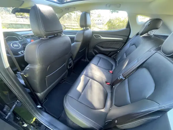 MG ZS Luxury 22