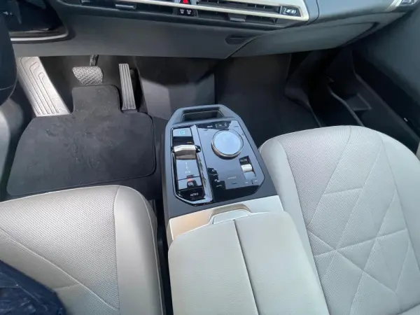 BMW iX xDrive 40 26