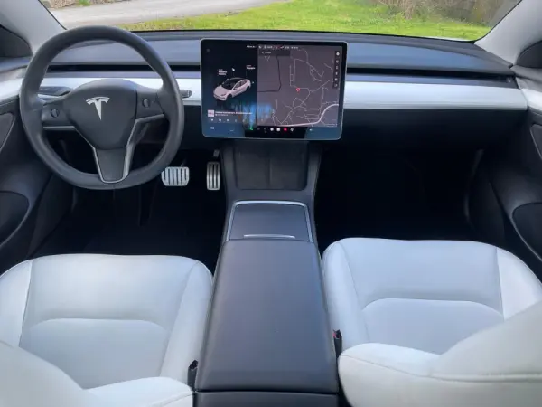 Tesla Model 3 Long Range AWD Dual Motor Performance 31