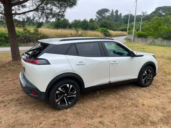 Peugeot e-2008 Allure 9