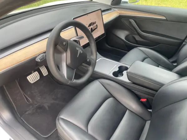 Tesla Model 3 Performance Dual Motor AWD 22