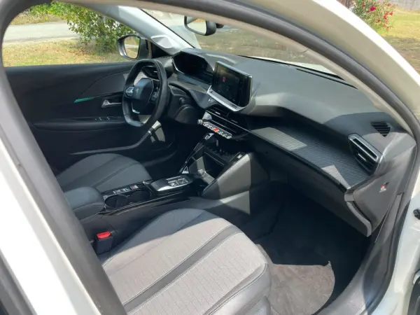 Peugeot e-208 50 kWh Allure Pack 21