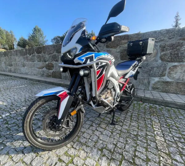 Honda Africa Twin Tricolor 4
