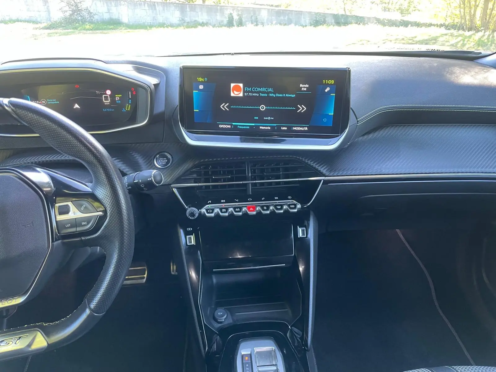 Peugeot e-2008 50 kWh GT 29